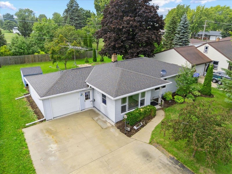 319 Parker Ave, Algoma, WI 54201