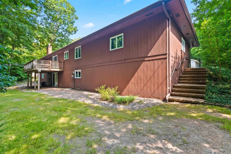 2450 Hillside Ln, Green Bay, WI 54302