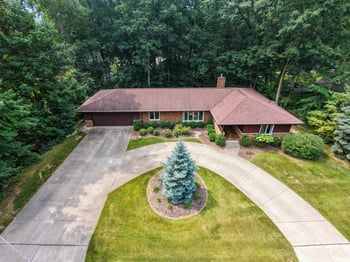 2450 Hillside Ln, Green Bay, WI 54302