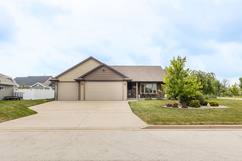 1139 Pisces Pl, De Pere, WI 54115