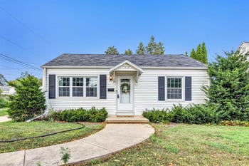 1216 9th St, Green Bay, WI 54304-3202