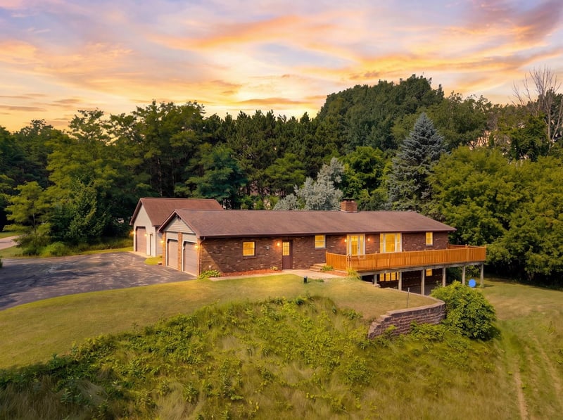 3747 Stream Rd, Green Bay, WI 54313