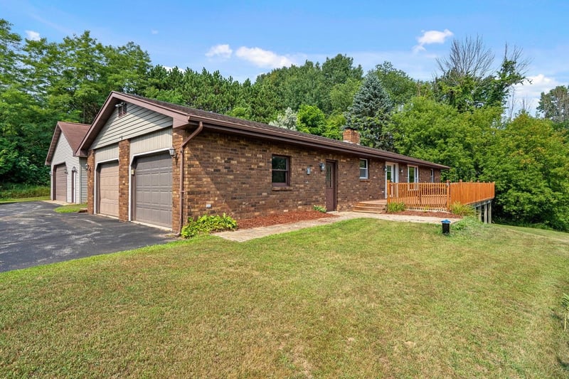 3747 Stream Rd, Green Bay, WI 54313