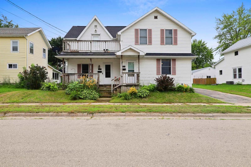 140 W Factory St, Seymour, WI 54165