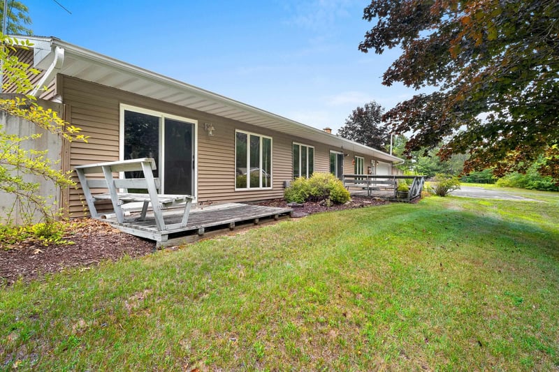 5895 State Hwy 22, Lena, WI 54129