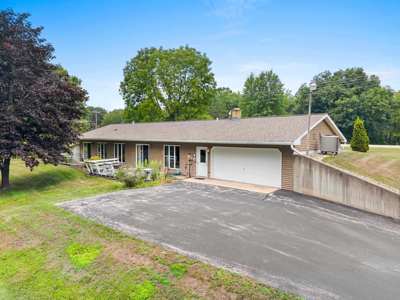 5895 State Hwy 22, Lena, WI 54139