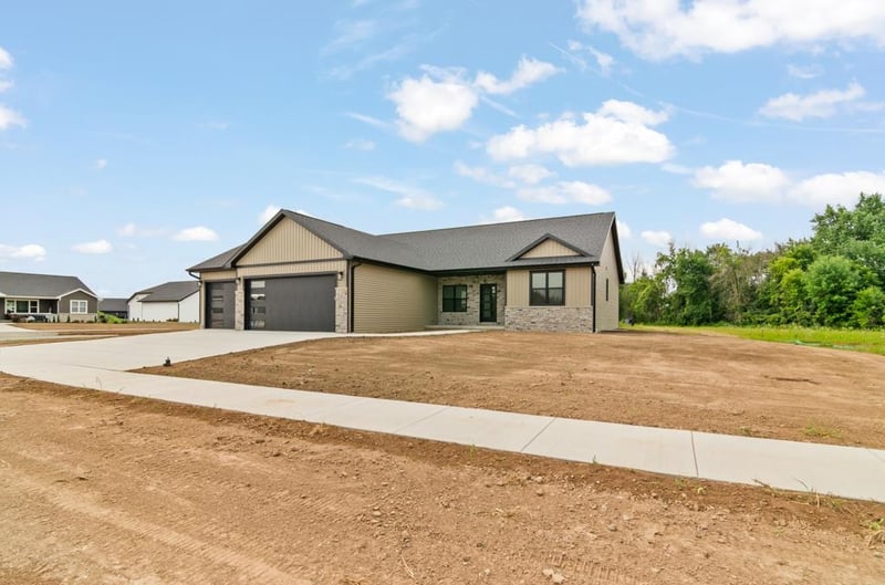 W1973 Grode Ct, Kaukauna, WI 54130