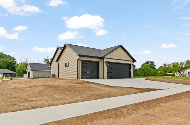 W1973 Grode Ct, Kaukauna, WI 54130