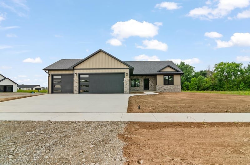 W1973 Grode Ct, Kaukauna, WI 54130