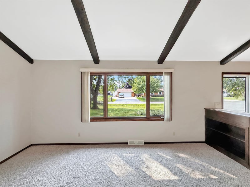 130 Barton Rd, Oshkosh, WI 54904