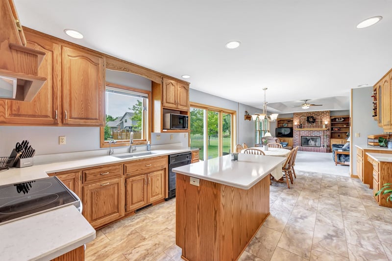 1990 Tyler Ln, De Pere, WI 54115