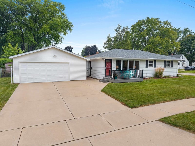 1404 Spence St, Green Bay, WI 54304-3242