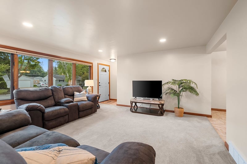 1404 Spence St, Green Bay, WI 54304-3242