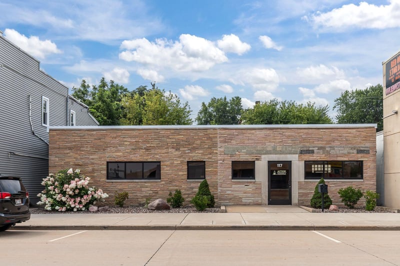 117 W 3rd St, Kaukauna, WI 54130-2444