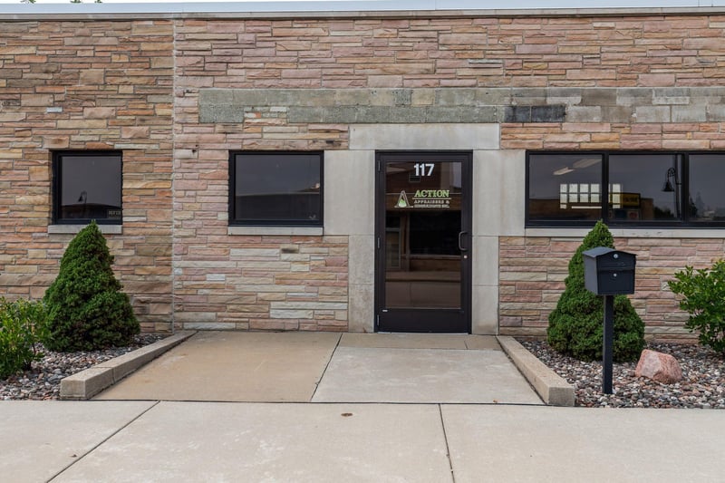 117 W 3rd St, Kaukauna, WI 54130-2444