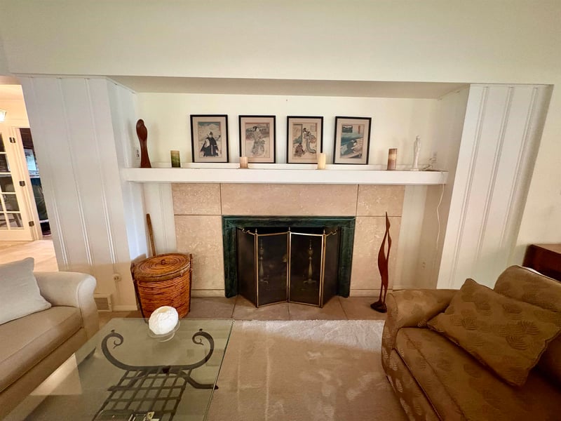 415 Arrowhead Dr, Green Bay, WI 54301