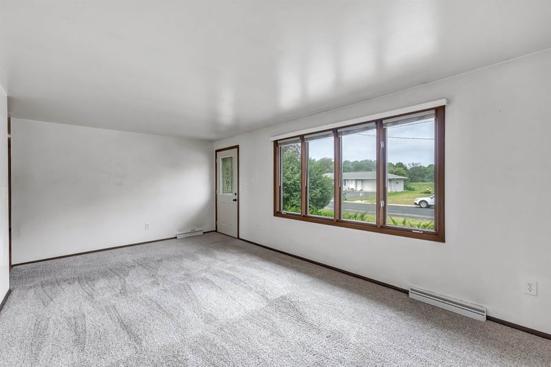 1676 Klaus St, Greenleaf, WI 54126