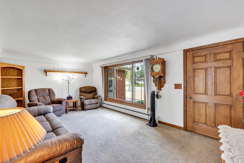 1857 Bond St, Green Bay, WI 54303