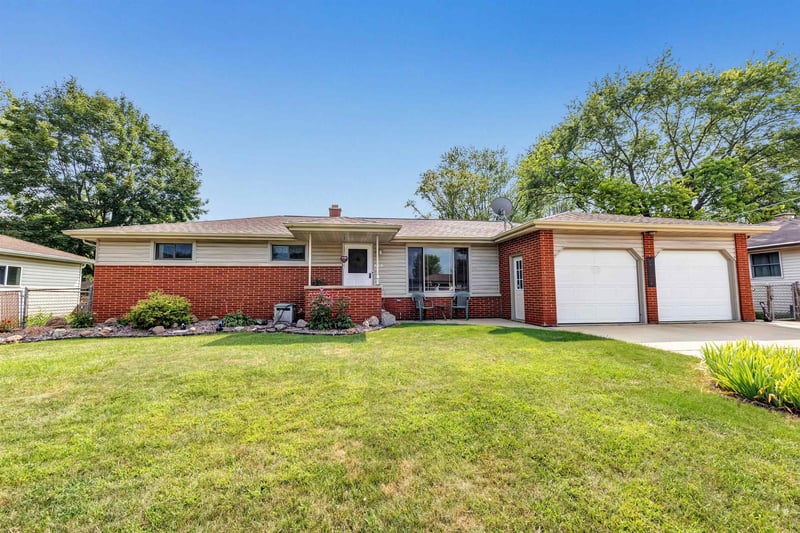 1857 Bond St, Green Bay, WI 54303