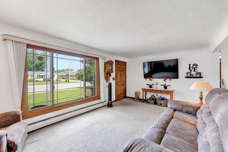 1857 Bond St, Green Bay, WI 54303