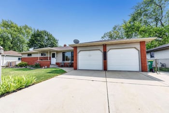 1857 Bond St, Green Bay, WI 54303