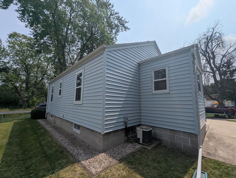 1335 Sherrin St, Oshkosh, WI 54904
