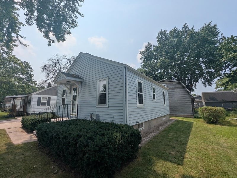 1335 Sherrin St, Oshkosh, WI 54904