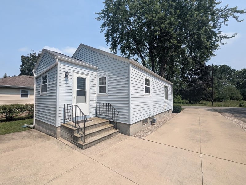 1335 Sherrin St, Oshkosh, WI 54904