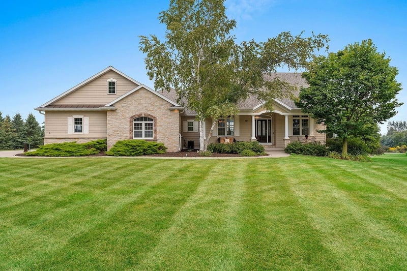 1707 Limestone Trl, De Pere, WI 54115-4019
