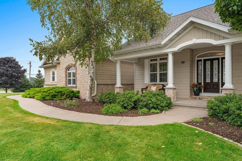 1707 Limestone Trl, De Pere, WI 54115-4019