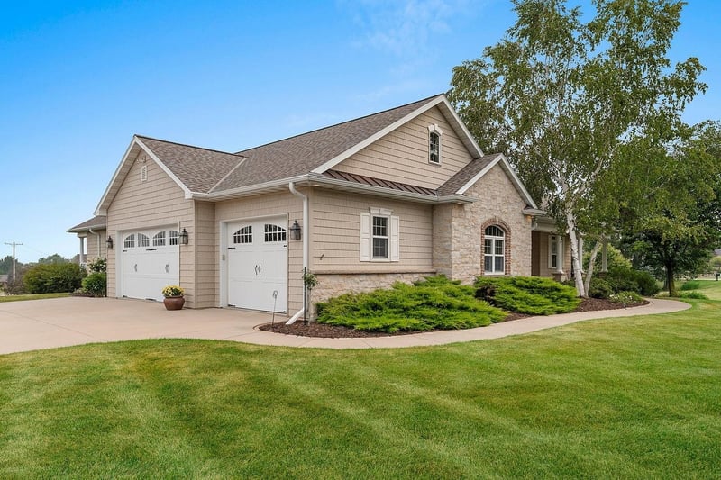 1707 Limestone Trl, De Pere, WI 54115-4019
