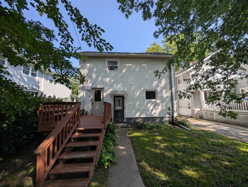 726 S Jackson St, Green Bay, WI 54301