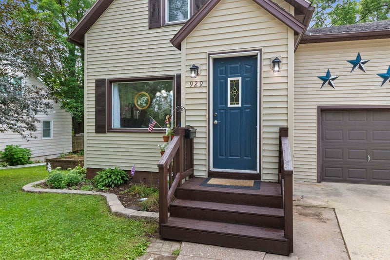 929 S Bartlett St, Shawano, WI 54166