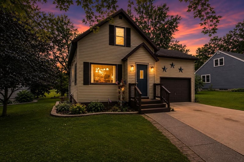 929 S Bartlett St, Shawano, WI 54166