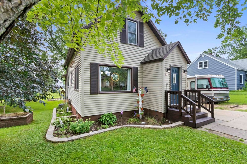 929 S Bartlett St, Shawano, WI 54166