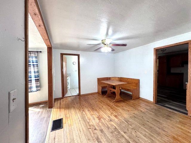 533 E Pearl St, Seymour, WI 54165
