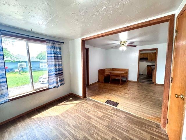 533 E Pearl St, Seymour, WI 54165
