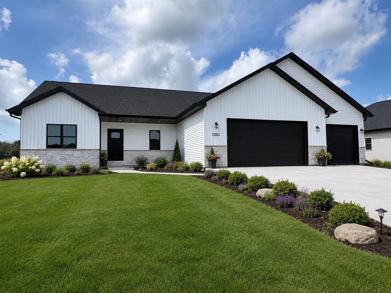 8339 Marlo Ave, Neenah, WI 54956