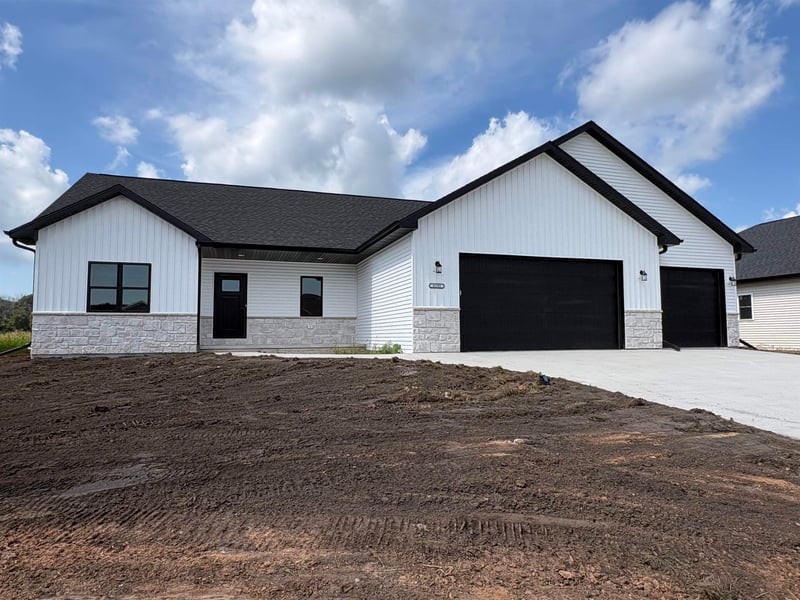 8339 Marlo Ave, Neenah, WI 54956