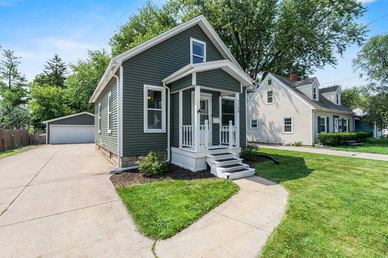 1129 Reed St, Green Bay, WI 54303