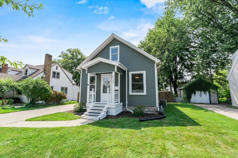 1129 Reed St, Green Bay, WI 54303
