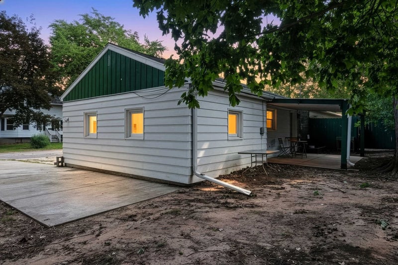 101 W Whitney St, Green Bay, WI 54301