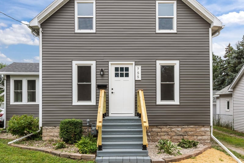755 Oak St, Oshkosh, WI 54901