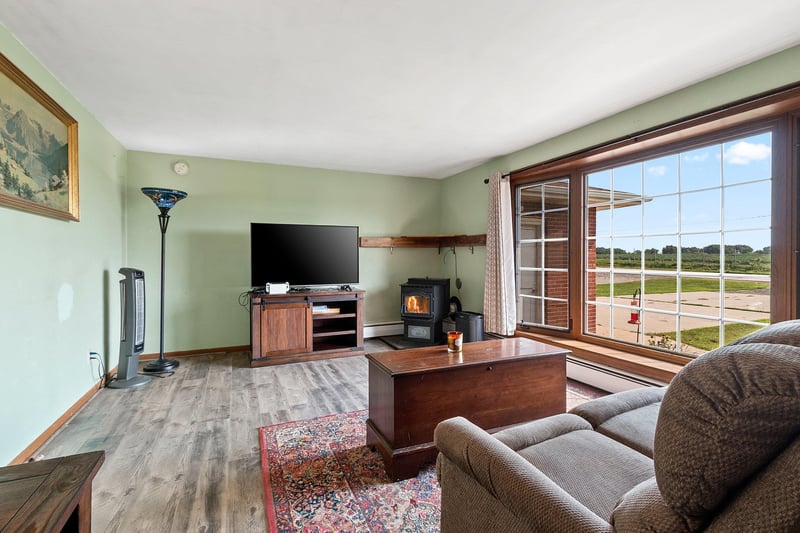 2565 S Pine Tree Rd, De Pere, WI 54115-9028