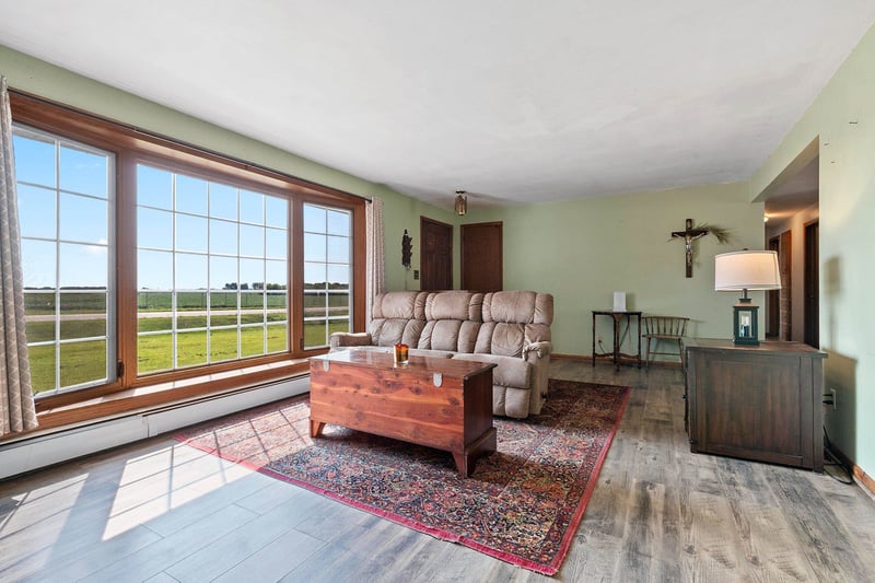 2565 S Pine Tree Rd, De Pere, WI 54115-9028