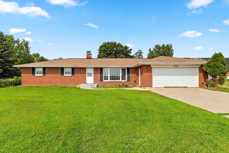 2565 S Pine Tree Rd, De Pere, WI 54115-9028