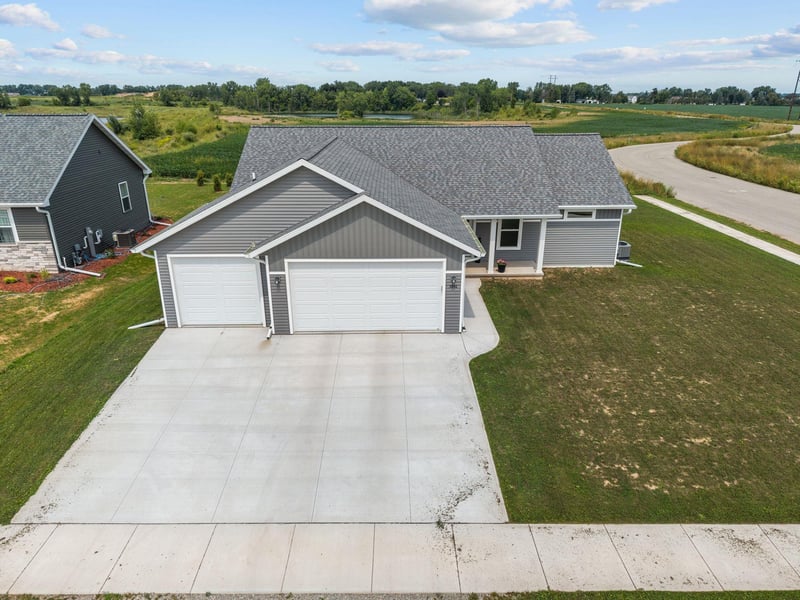 3846 E Zion Ln, Appleton, WI 54913
