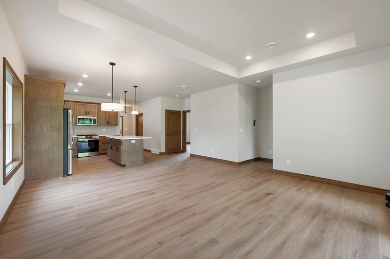 3152 East River Dr, Green Bay, WI 54301