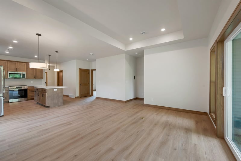 3152 East River Dr, Green Bay, WI 54301