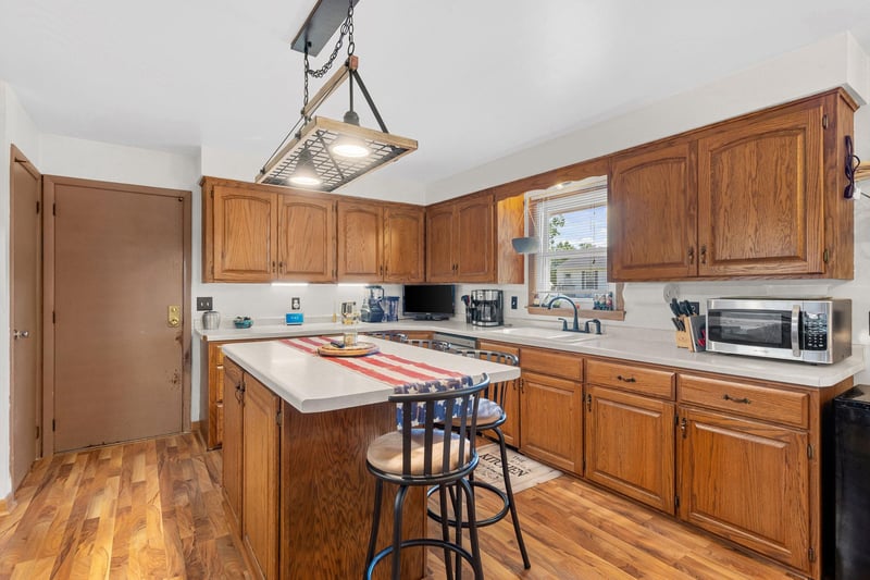 352 S James St, Kimberly, WI 54136